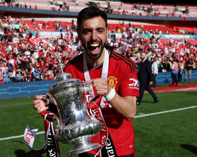 关于波兰力克拜仁，布鲁诺·费尔南德斯惊艳世界的信息