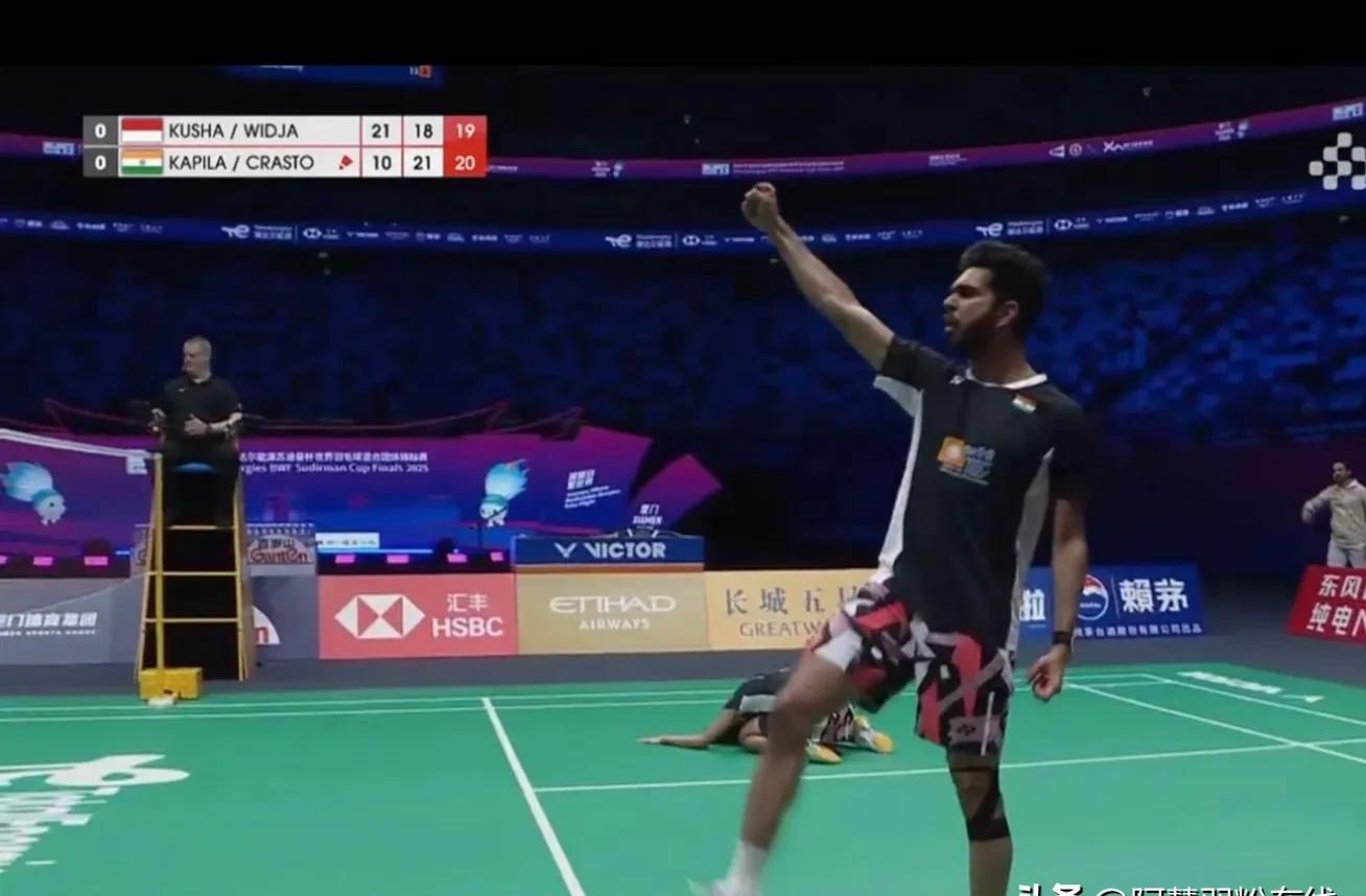 关于印度羽毛球队完胜丹麦羽毛球队，辛杜高光表现的信息