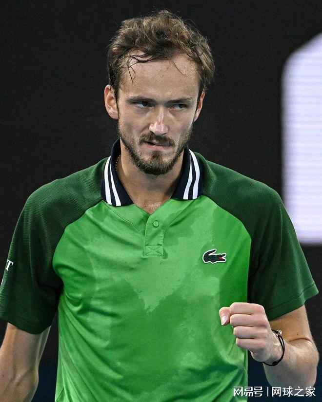 日本网球队翻盘美国网球队,梅德韦杰夫高光表现的简单介绍 日本网球队翻盘美国网球队,梅德韦杰夫高光表现的简单介绍