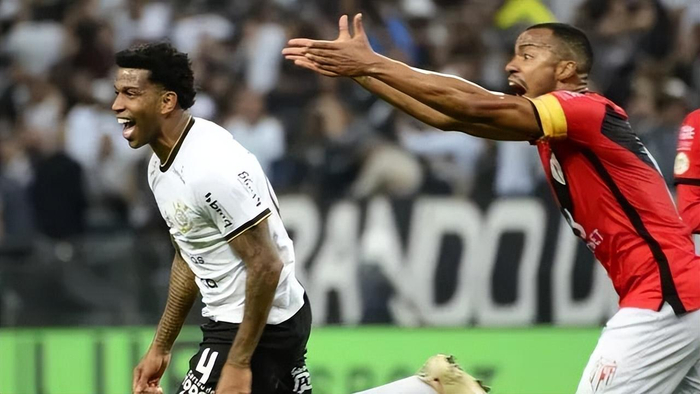 包含国王翻盘日本男篮，麦科勒姆完成帽子戏法的词条