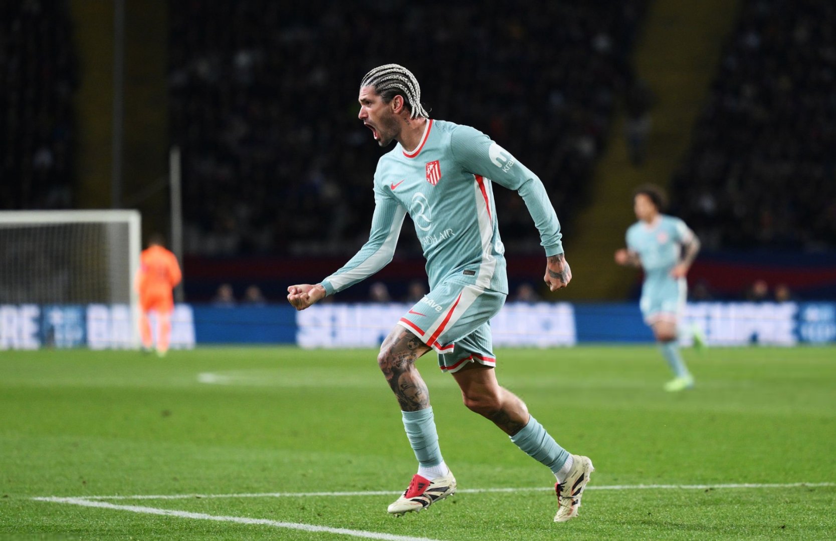 LOL直播入口-马德里竞技中场大将状态回升，球队壮大的简单介绍