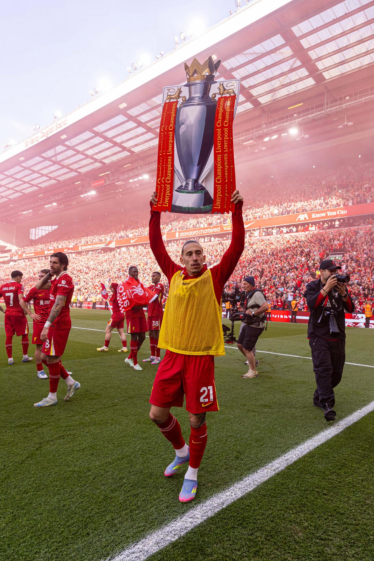 利物浦对热刺展开激烈对决,胜者将尽享胜利果实 利物浦对热刺展开激烈对决,胜者将尽享胜利果实