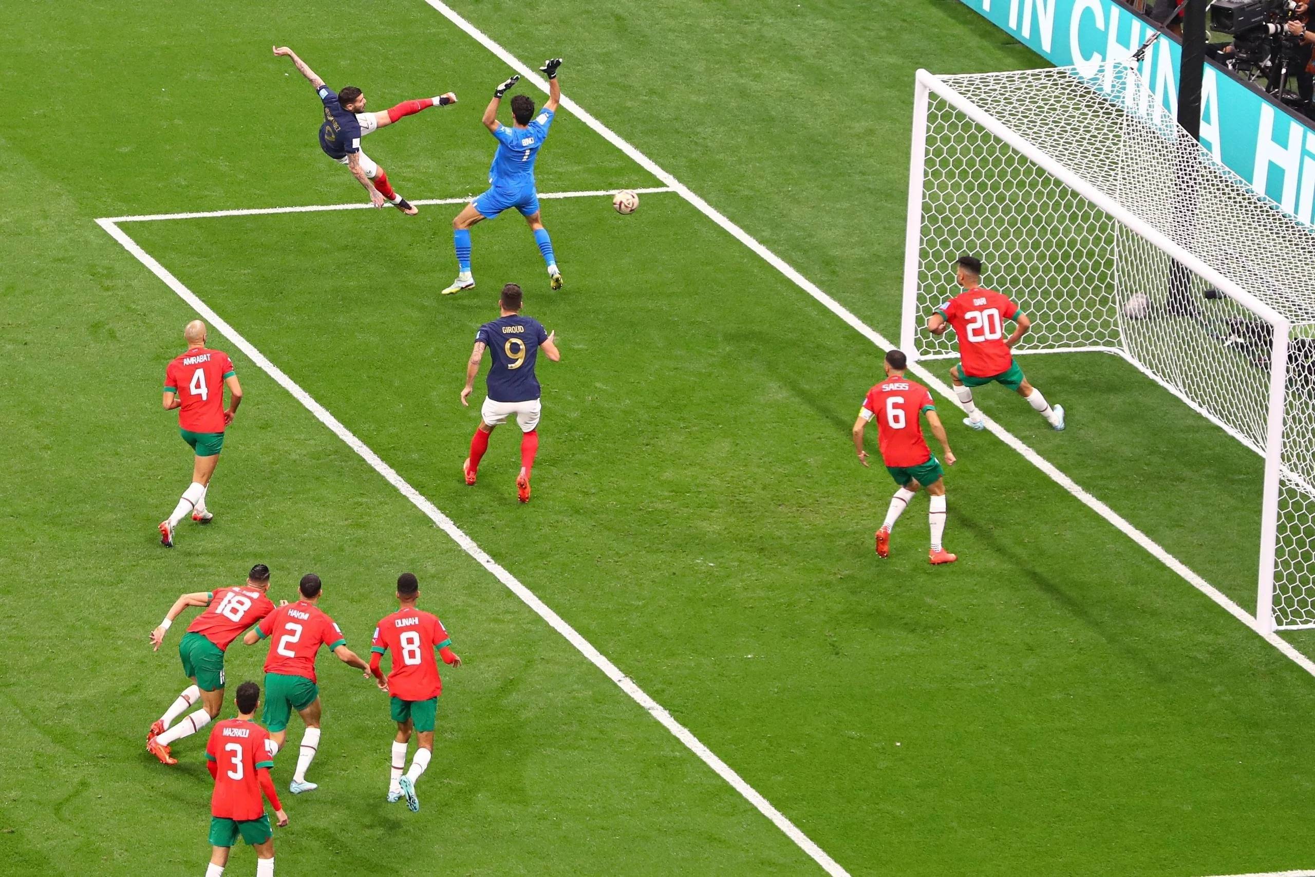 英雄联盟竞猜-热血沸腾：足球比赛中的激烈对决！的简单介绍