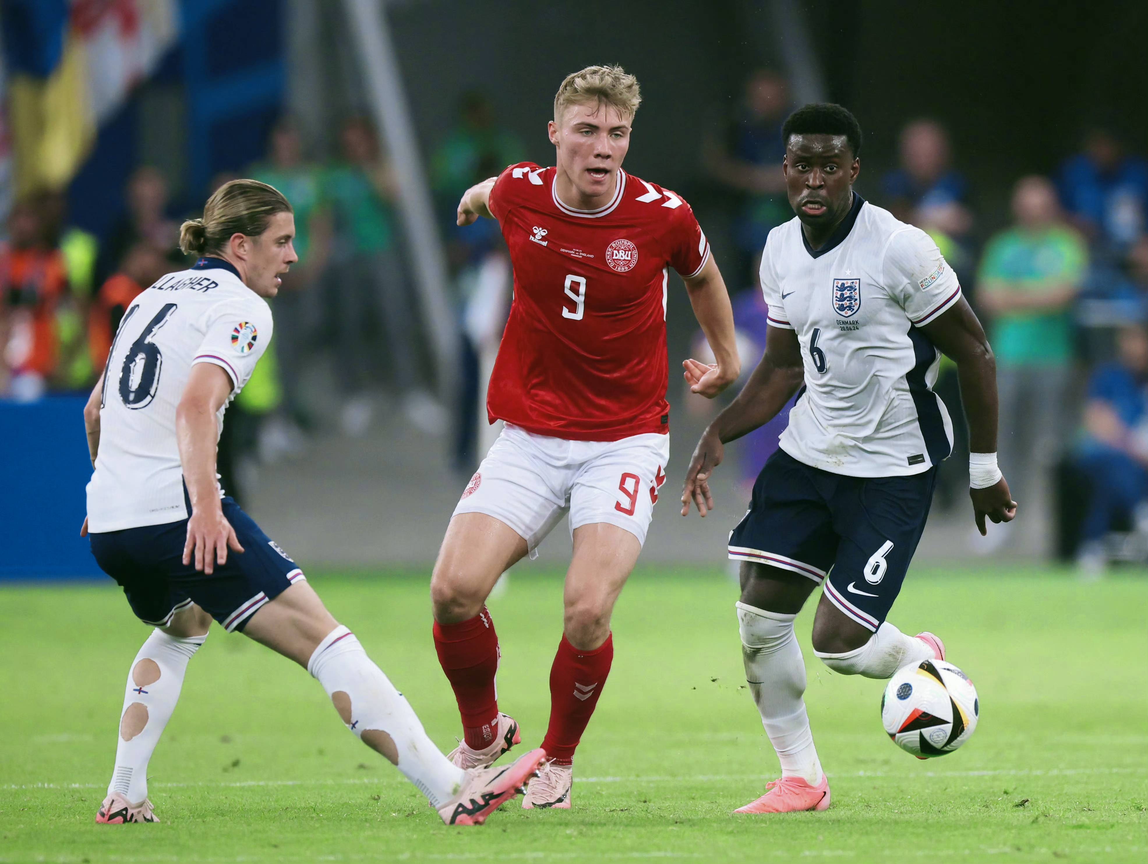 包含丹麦队赢得胜利,晋级决赛圈的词条 包含丹麦队赢得胜利,晋级决赛圈的词条