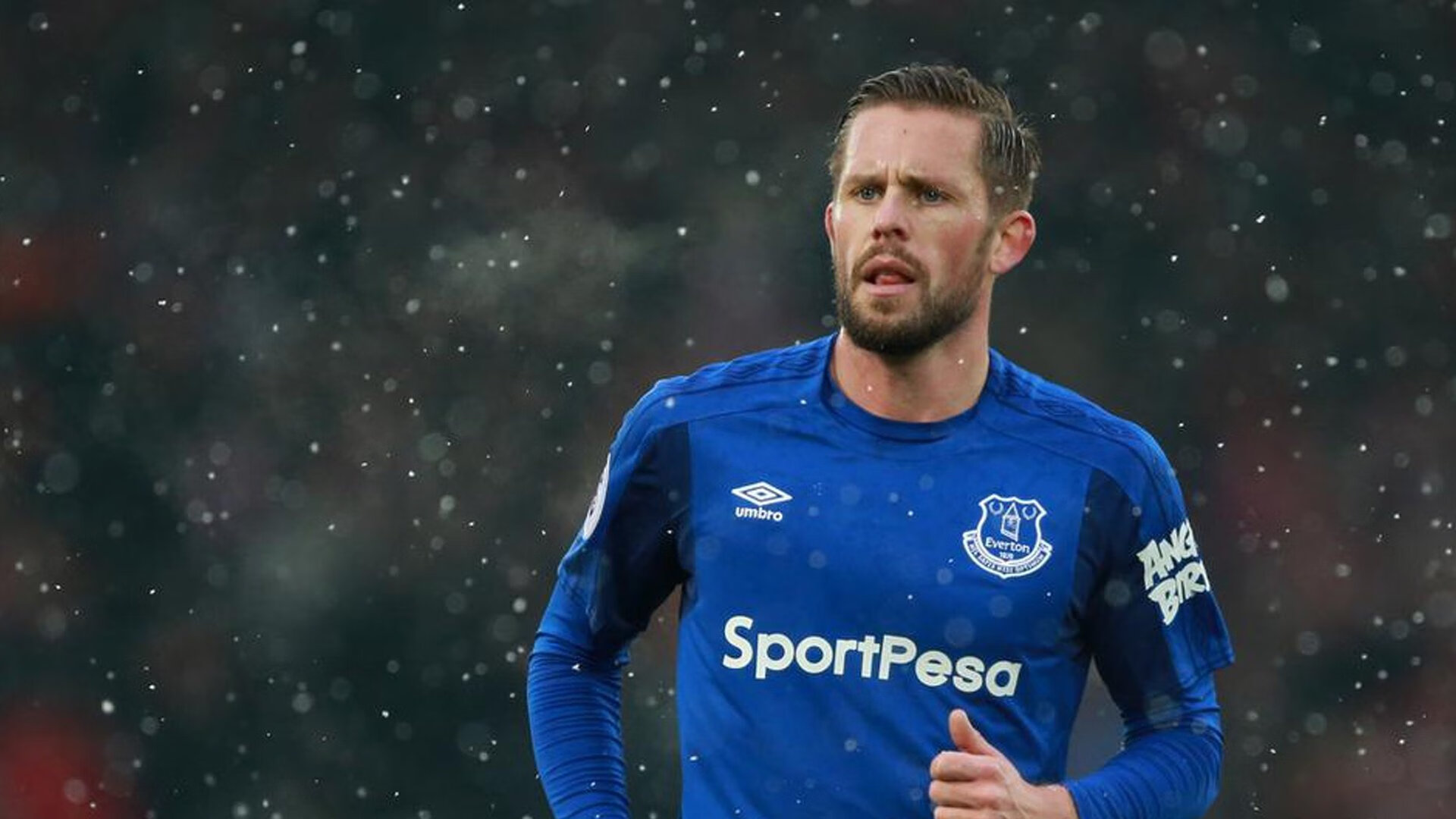 迪亚斯对手完全无解，雷恩强压巴萨，一场颠覆预期的战术博弈