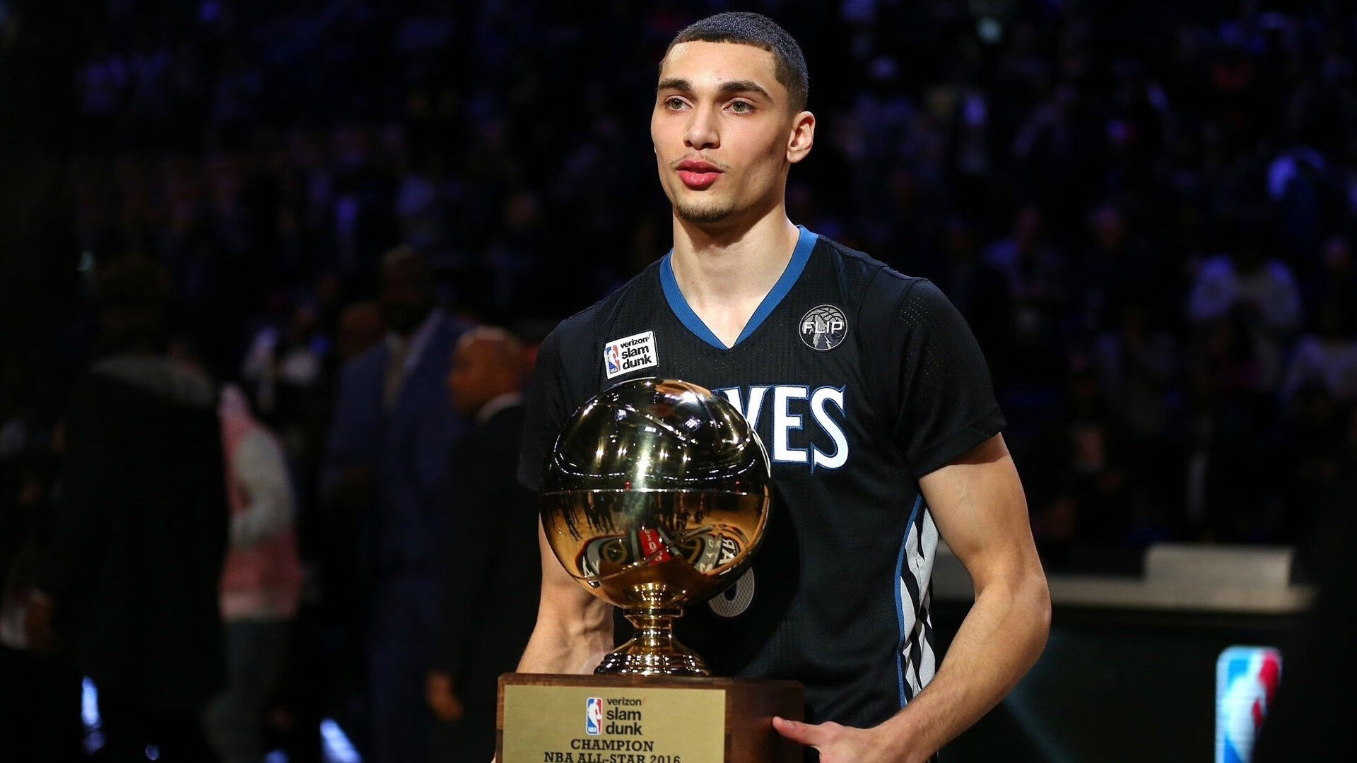 鹈鹕翻盘马刺,库里在意甲焦点战接管比赛